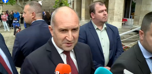 Радев: Лъжа е, че договорът с „Боташ“ не се ползва, стратегическа грешка е влизането в еврозоната