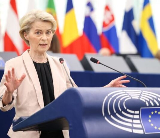Фон дер Лайен: ЕС е готов да отговори пропорционално на митата от 30%