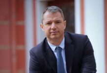 Делян Добрев: Кметът на „Спаси“ София опитал да корумпира църквата. Оставка, боклуци!!!