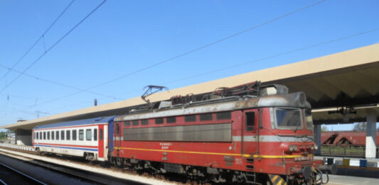 Правителството одобрява процедурата, по която частни превозвачи да влязат в пътническите ЖП превози