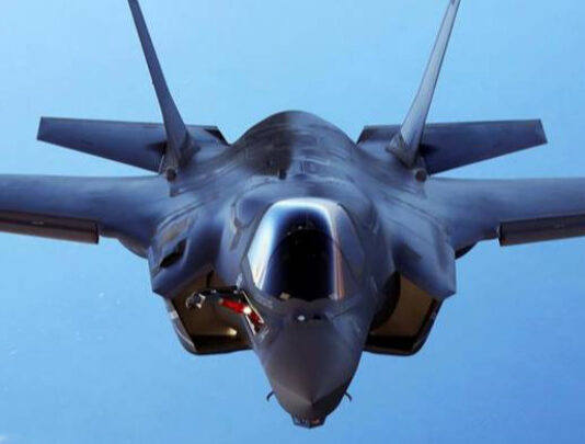 „Таймс“: Европа иска Тръмп да разположи изтребители в Румъния заради Украйна