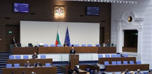 Трети неуспешен опит за кворум в Народното събрание! Само 111 депутати се оказаха в залата