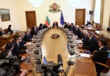 Кабинетът обсъжда програма за компенсиране на бизнеса за електрическа енергия