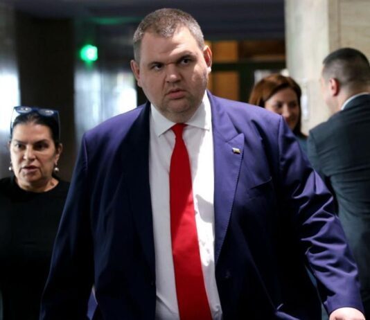 Пеевски отново с остри критики срещу президента