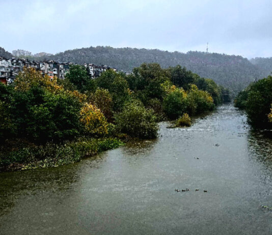 Наблюдават покачващите се реки Янтра и Белица