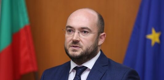Министър Георгиев: Затворници ще помагат за почистването на боклука в София