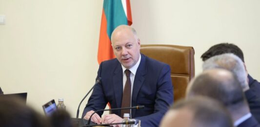 Желязков свиква съвещание за набелязване на мерки след наложените от САЩ санкции срещу Лукойл