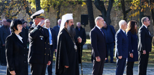 Патриархът отслужи заупокойна панихида за Задушница