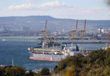 Украйна удари петролно пристанище на Русия