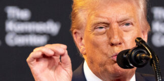 Тръмп: Спирането на правителството се отразява на фондовия пазар, но той отново ще покачи