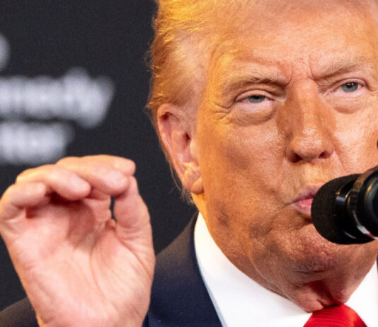 Тръмп: Спирането на правителството се отразява на фондовия пазар, но той отново ще покачи