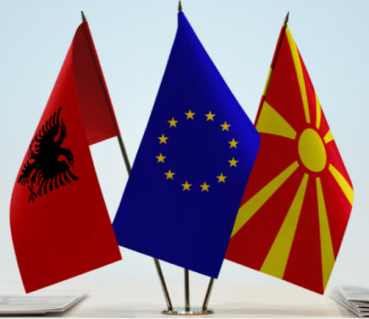 „Политико“: Северна Македония се очаква да получи критична оценка в доклада за разширяването на ЕС