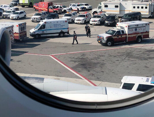 САЩ може да намалят въздушния трафик от петък, ако няма споразумение за бюджета