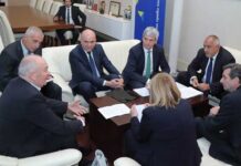 Синдикалните лидери в централата на ГЕРБ заради бюджета