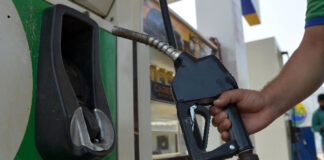 Румънски министър иска държавата да поеме контрола над филиала на Лукойл