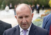 Радев с критика към властта и за „Лукойл“:Досега трябваше да са назначили особен търговски управител