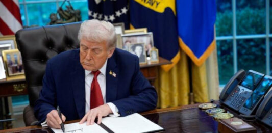 Тръмп подписа законопроекта за възобновяване на работата на правителството на САЩ