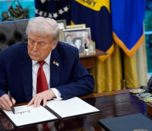 Тръмп подписа законопроекта за възобновяване на работата на правителството на САЩ