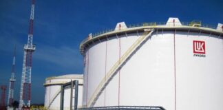 Американският петролен гигант „Шеврон“ проучва възможност да купи част от активите на „Лукойл“