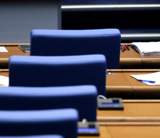 Бюджетът за догодина влиза за първо гласуване в пленарната зала