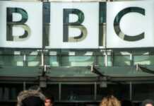 Водещи фигури в Би Би Си бяха изслушани в парламента за сагата „Тръмп“