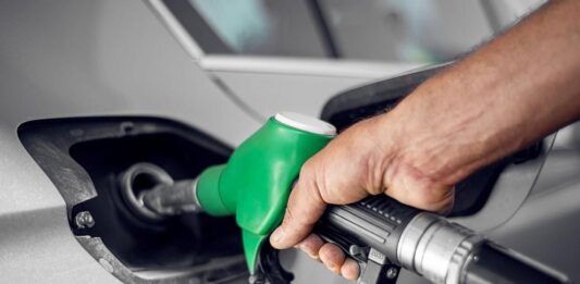 Русия иска предсрочна отмяна на забраната за износ на бензин