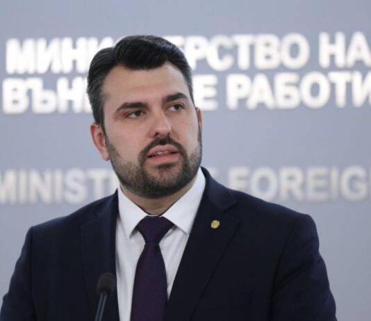 Георг Георгиев: Ще оставим ратификацията на членството ни в Съвета за мир на следващото НС