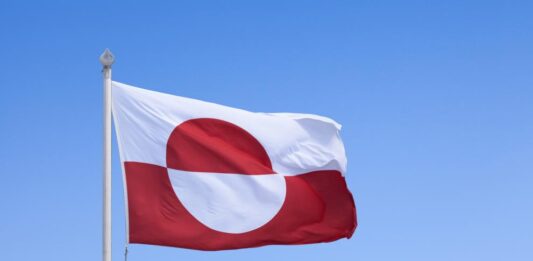 В Гренландия чакат да разберат какво ще се случи с тях