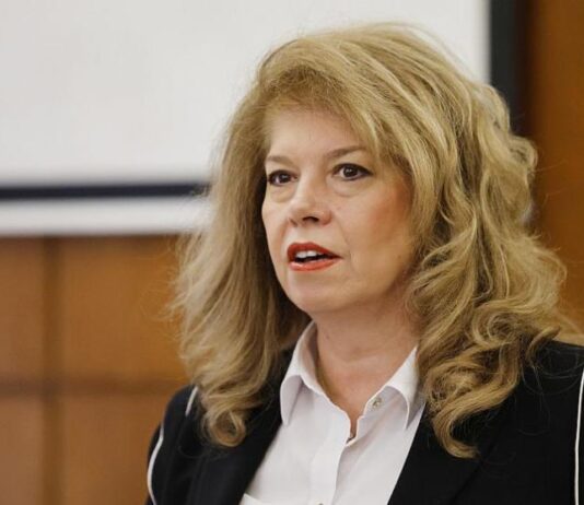 Кой ще оглави служебния кабинет: Президентът Йотова продължава консултациите