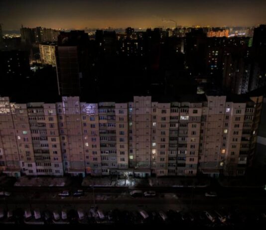 Mасирани руски атаки срещу Киев и Харков – жертва, ранени и без ток на -10°C