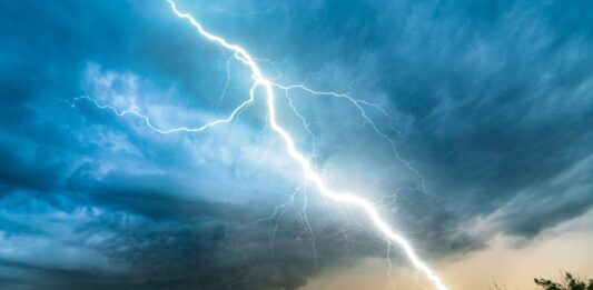 Бурята „Хари“ удари тежко Сицилия и нанесе щети за 740 млн. евро