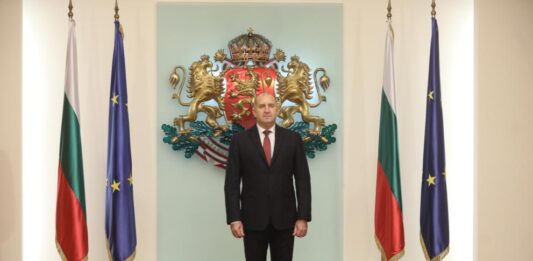 Радев ще отличи с Почетния знак на президента трима военнослужещи