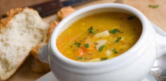 Като на баба: Най-добрата рецепта за пилешка супа срещу грип