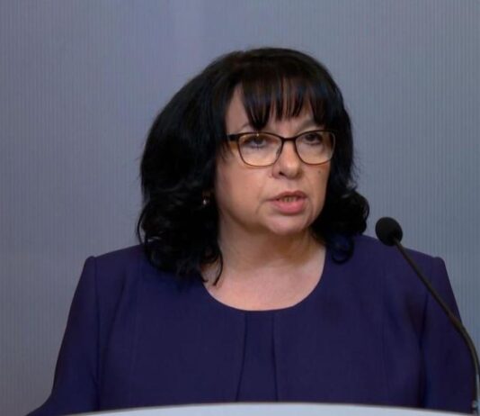 Петкова на първото заседание на Еврогрупата: Над 4,3 млрд. евро вече са в обращение у нас