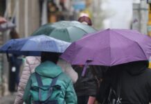 Температурите падат: Жълт код за значителни валежи в 14 области в петък