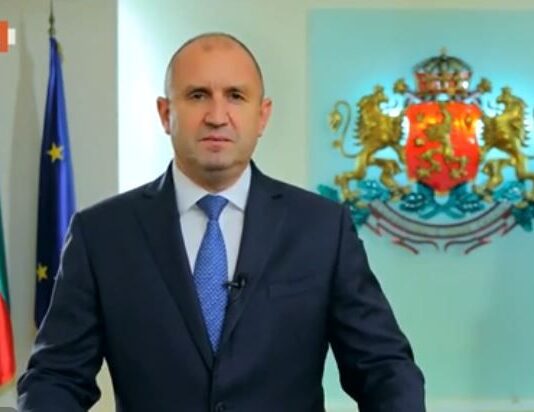 Радев връчва втория мандат на ПП-ДБ в сряда