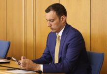 Столичният общински съвет изслушва кмета Васил Терзиев за кризата с боклука в София