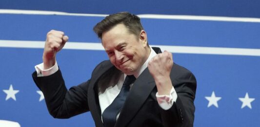 Илон Мъск стана първият човек в света с богатство от 800 млрд. долара