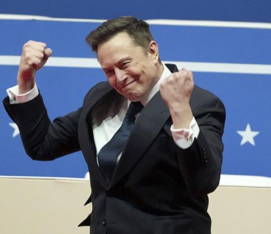 Илон Мъск стана първият човек в света с богатство от 800 млрд. долара