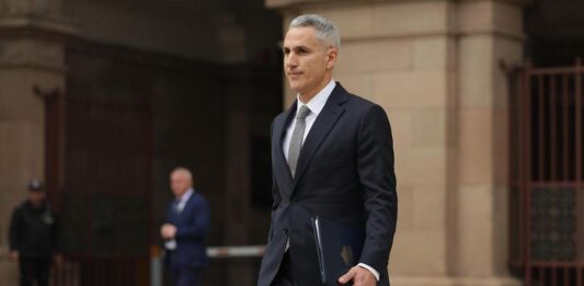 Решаващ ден: Андрей Гюров обявява имената на служебните министри