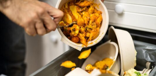 България изхвърля храна за 9 млрд. евро годишно: Колко струва разхищението на домакинство