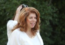 Президентът Йотова ще гостува на празника на виното и ще участва в обредното зарязване на лозята