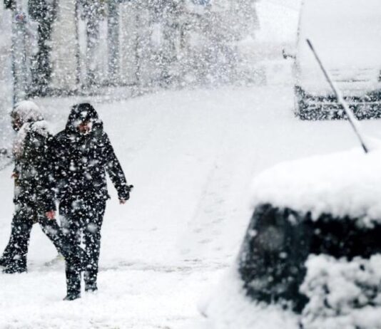 Седмицата запчва с жълт код за студ и снеговалежи в почти цялата страна (КАРТА)