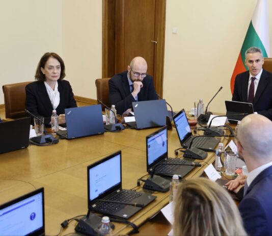 Премиерът Андрей Гюров: Задействана е операция по сплашване, служебното правителство няма да се огъне