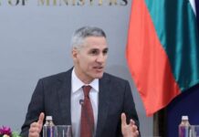 Гюров свиква трима министри заради сметките за ток и цената на водата