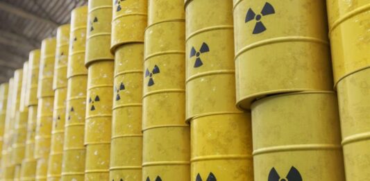 Снаряд падна в близост до иранската атомна електроцентрала в Бушехр