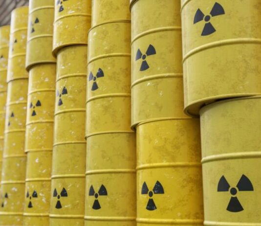 Снаряд падна в близост до иранската атомна електроцентрала в Бушехр