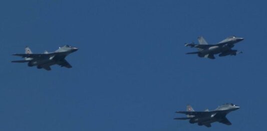 Изтребители в небето над България за тренировъчните полети с Гърция