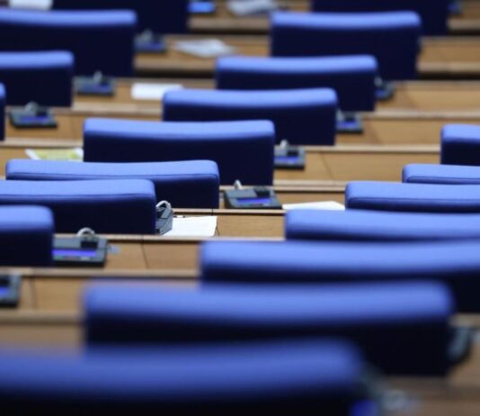 Финален спринт в парламента преди началото на предизборната кампания