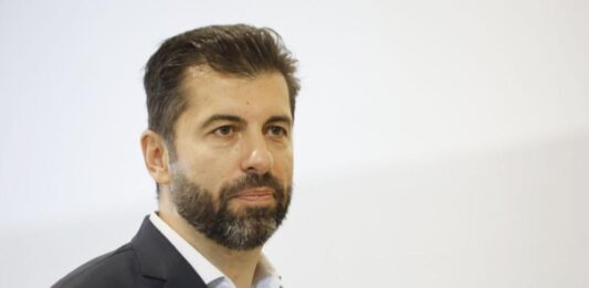 Кирил Петков застава пред съда по делото за ареста на Бойко Борисов